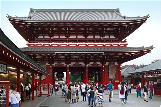 Khám phá chùa Sensoji - Ngôi đền cổ kính mang tính biểu tượng nhất của Tokyo