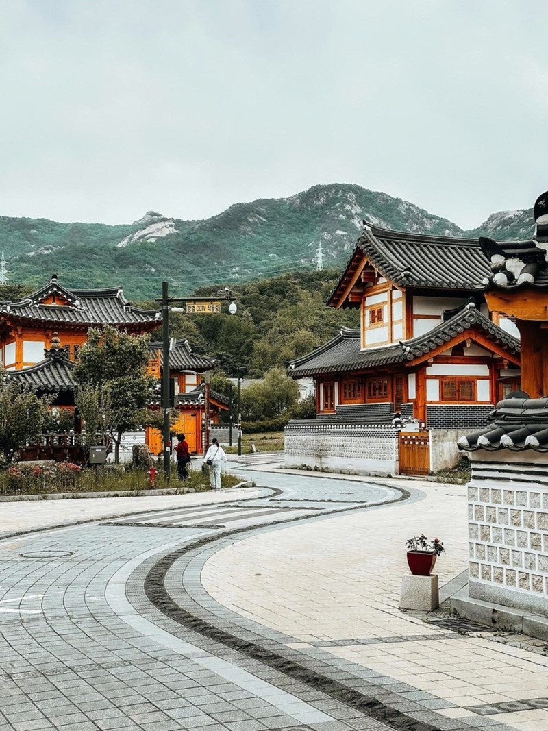 Tour Hàn Quốc: Nami – Seoul – Changdeokgung – Namsan – Hongdae – Starfield Suwon – Wolmido - Mùa Thu