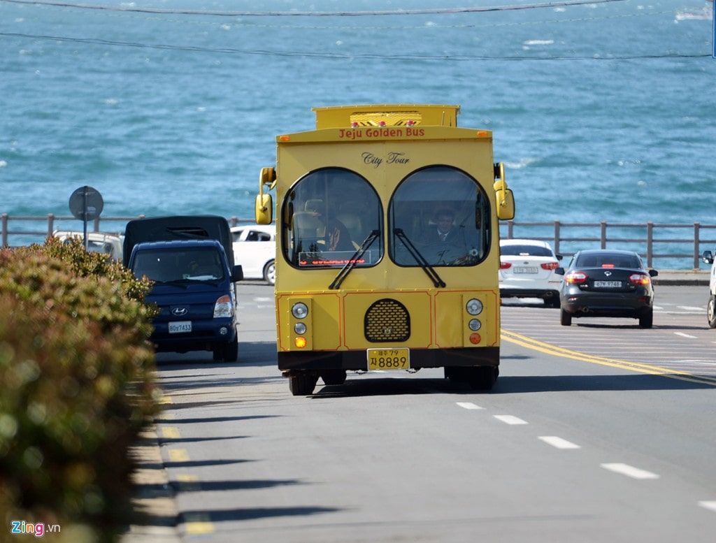Xe bus du lịch tiện lợi ngay trên đảo Jeju