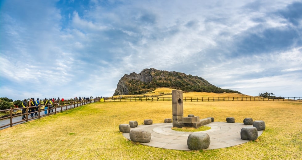 Đỉnh Seongsan Ilchulbong hùng vĩ