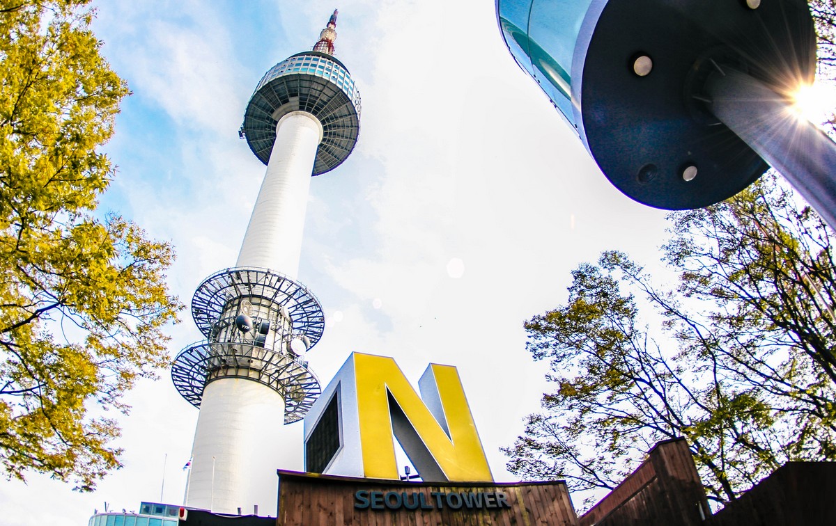 Tháp Namsan - địa điểm nổi tiếng hàng đầu của Seoul