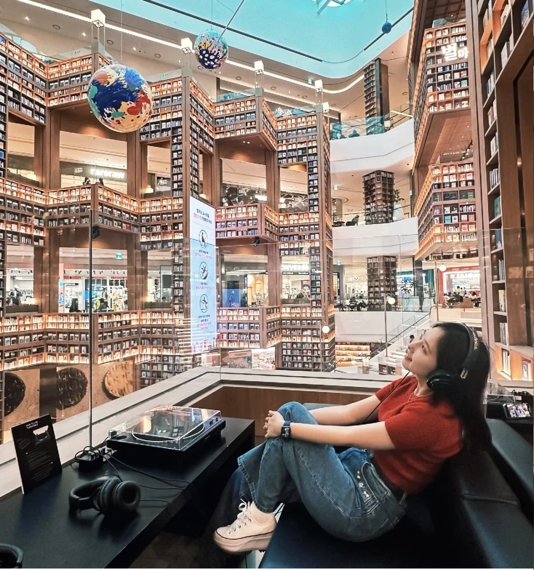 Không gian đọc sáng tạo và thư giãn tại thư viện Starfield Coex