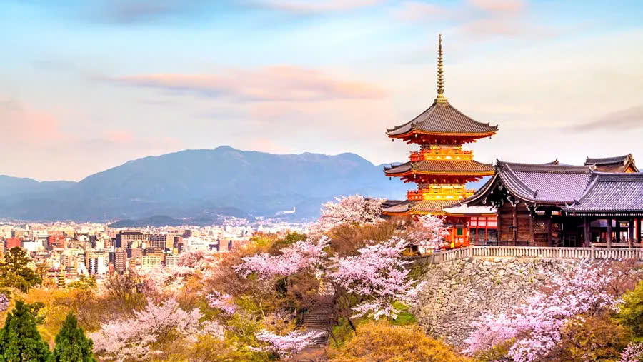 Tòa tháp 3 tầng của chùa Otowasan Kiyomizu