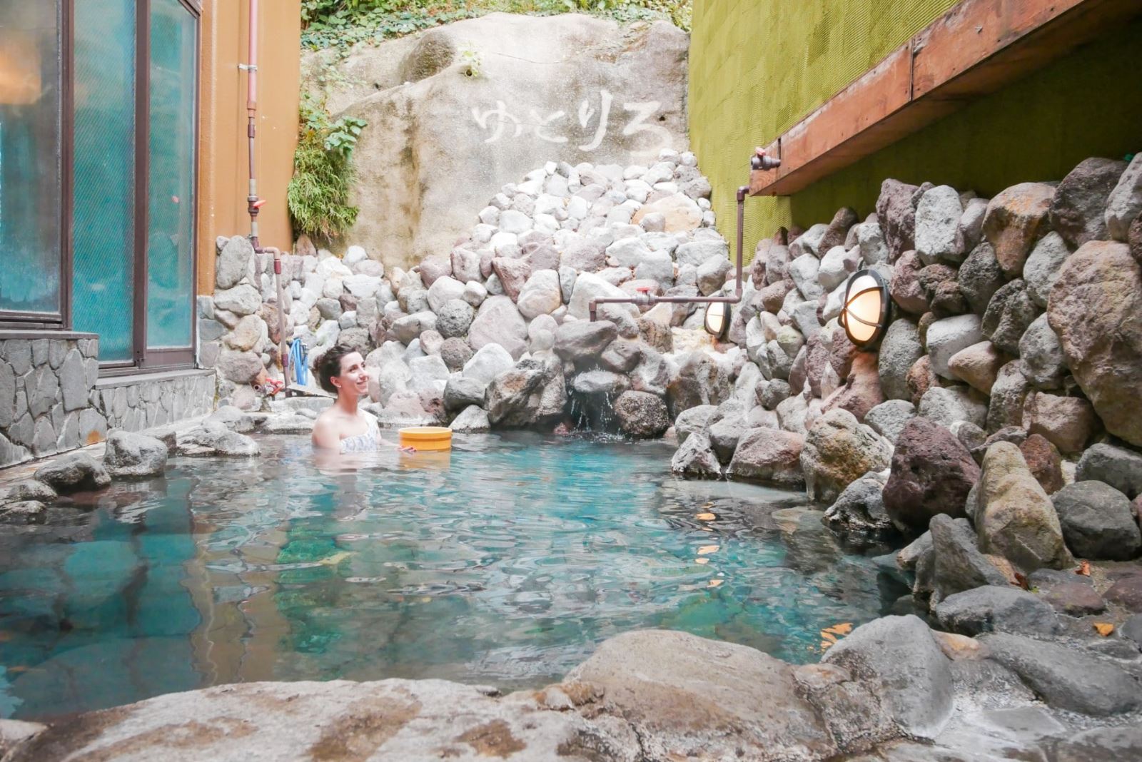 Beppu Onsen là một trong những khu suối nước nóng onsen nổi tiếng và lớn nhất tại Nhật Bản