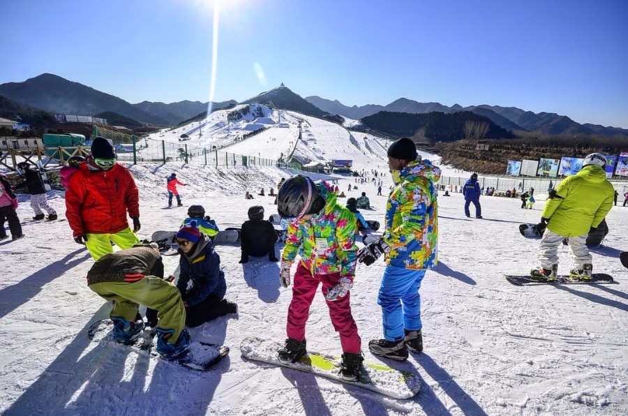 Tuyết trắng phủ đầy bản làng Hokkaido 