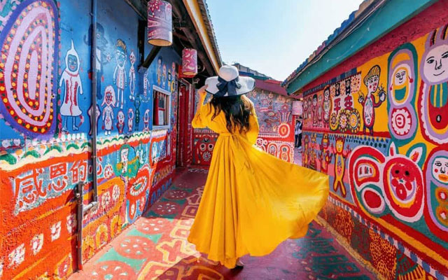 Làng Cầu Vồng